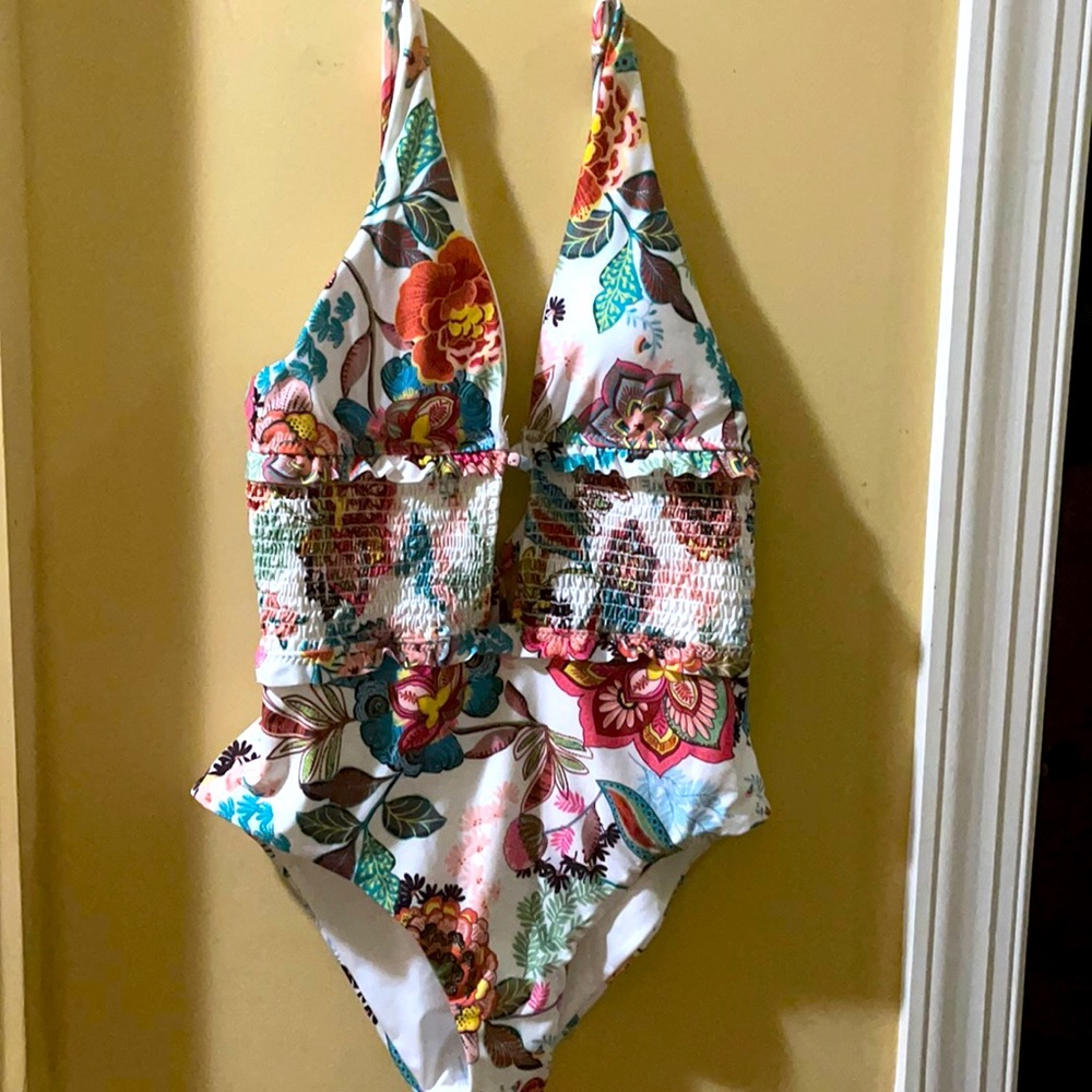 Isabella rose swim suit